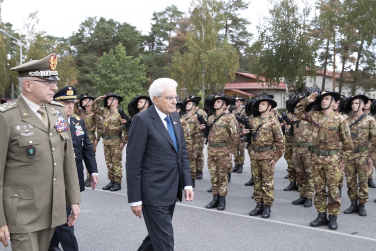 Il Presidente Sergio Mattarella al suo arrivo alla arriva nella Base Militare di Ᾱdaži