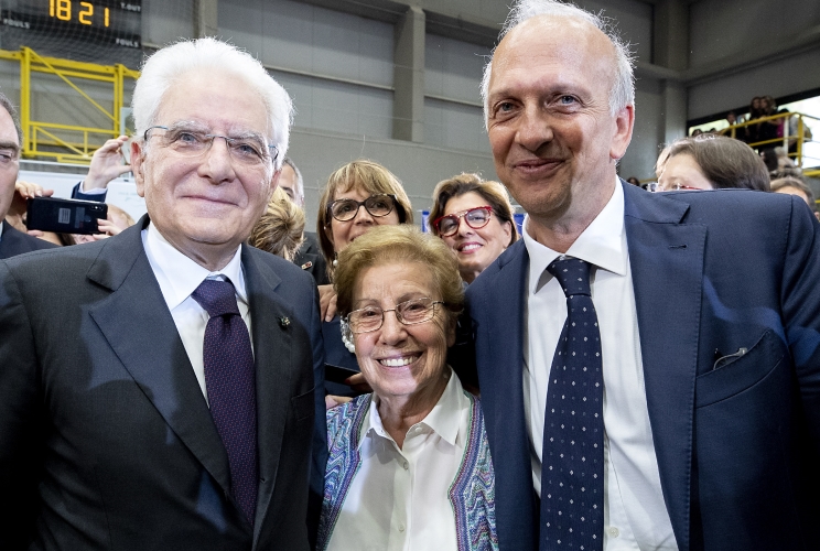 Il Presidente della Repubblica Sergio Mattarella in occasione della cerimonia di apertura dell’anno scolastico 2018-2019, con il Ministro dell’Istruzione Marco Bussetti e la sua insegnante