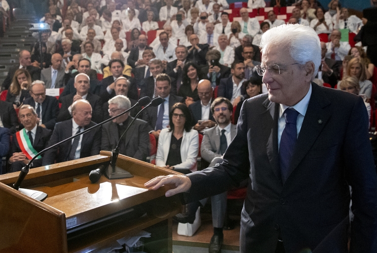 Il Presidente della Repubblica Sergio Mattarella nel corso della visita alla Fondazione IRCCS Istituto Nazionale dei Tumori