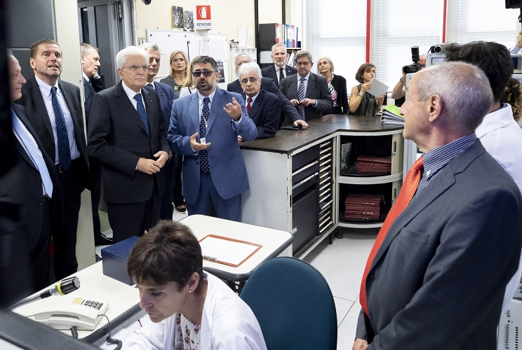 Il Presidente Sergio Mattarella nel corso della visita all'impianto Triga-RC1