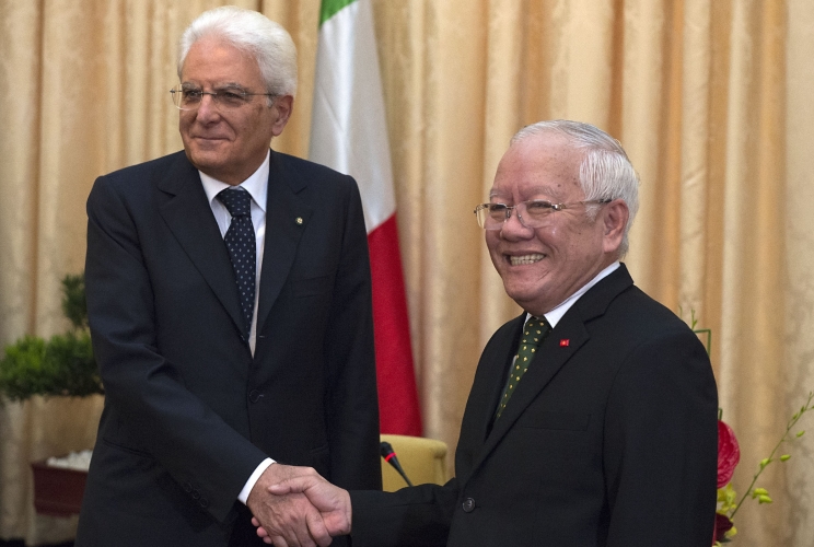 Il Presidente Sergio Mattarella con il Presidente del Comitato del Popolo, Le Hoang Quan al Palazzo della Riunificazione
