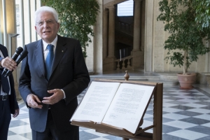 Mattarella: "La Costituzione base e garanzia della nostra libertà"