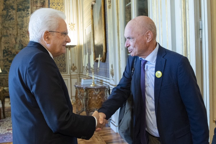 Il Presidente Sergio Mattarella riceve Claudio Regeni, padre di Giulio Regeni. 
