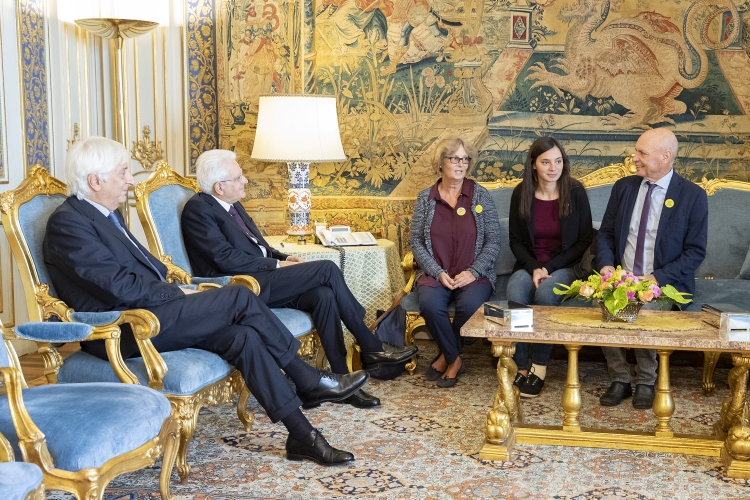 Il Presidente Sergio Mattarella durante l'incontro con i Signori Paola e Claudio REGENI e Irene, genitori e sorella di Giulio Regeni. 
