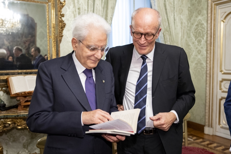 Il Presidente Sergio Mattarella con Franco VACCARI,Presidente dell’Associazione Rondine Cittadella della Pace - Onlus
