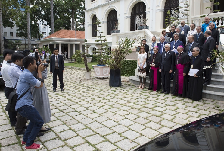 Il Presidente Sergio Mattarella alla sede dell'Arcivescovado