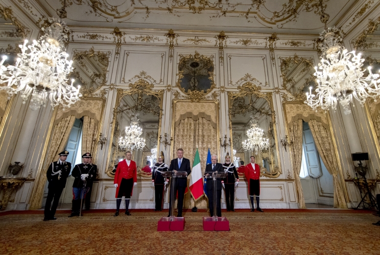 Il Presidente Sergio Mattarella con il Presidente della Repubblica di Romania Klaus Iohannis