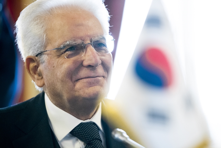 Il Presidente Sergio Mattarella durante i colloqui con il Presidente della Repubblica di Corea, S.E. il Signor Moon Jae-in