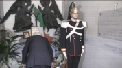 Mattarella depone un cuscino di fiori sulla tomba del Presidente emerito Giovanni Gronchi