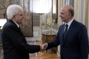 Il Presidente Sergio Mattarella con Pierre Moscovici, Commissario europeo per gli affari economici e monetari