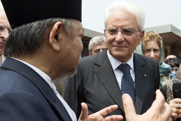 Il Presidente Sergio Mattarella nel corso della visita alla Grande Moschea