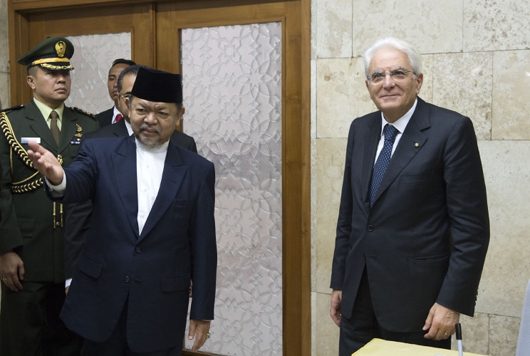 Il Presidente Sergio Mattarella nel corso della visita alla Grande Moschea