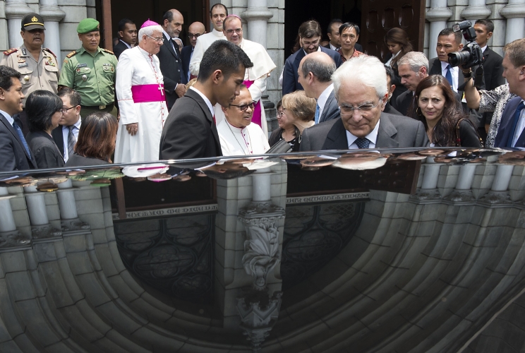 Il Presidente Sergio Mattarella al termine della visita alla Cattadrale