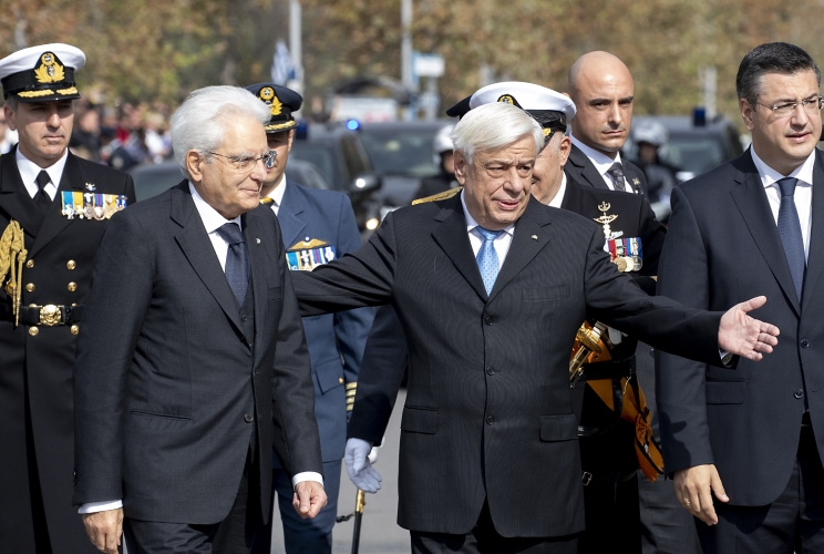 Salonicco - Il Presidente della Repubblica Sergio Mattarella con il Presidente della Repubblica Ellenica Procopios Pavlopoulos alla Parata Militare