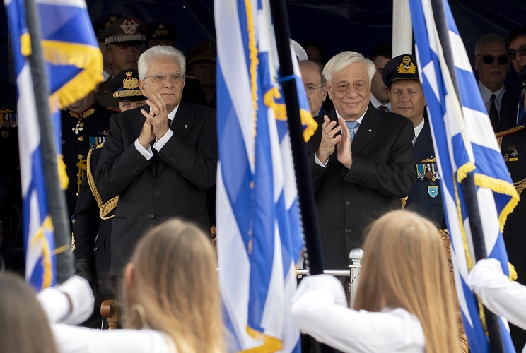 Salonicco - Il Presidente della Repubblica Sergio Mattarella con il Presidente della Repubblica Ellenica Procopios Pavlopoulos alla Parata Militare