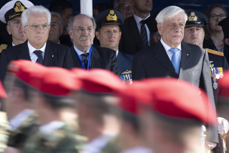 Salonicco - Il Presidente della Repubblica Sergio Mattarella con il Presidente della Repubblica Ellenica Procopios Pavlopoulos alla Parata Militare