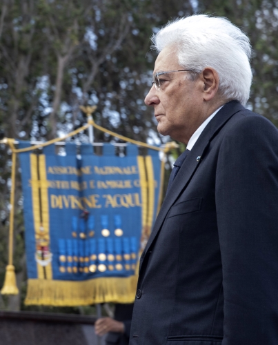 Cefalonia - Il Presidente della Repubblica Sergio Mattarella in occasione della deposizione di una corona al Monumento ai Caduti della Divisione Acqui