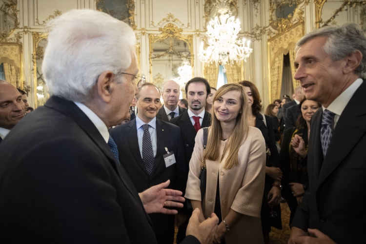 Il Presidente Sergio Mattarella in occasione dell'incontro con i partecipanti alla "Conferenza dei Consoli Italiani nel Mondo" 
(foto di Francesco Ammendola - Ufficio per la Stampa e la Comunicazione della Presidenza della Repubblica)