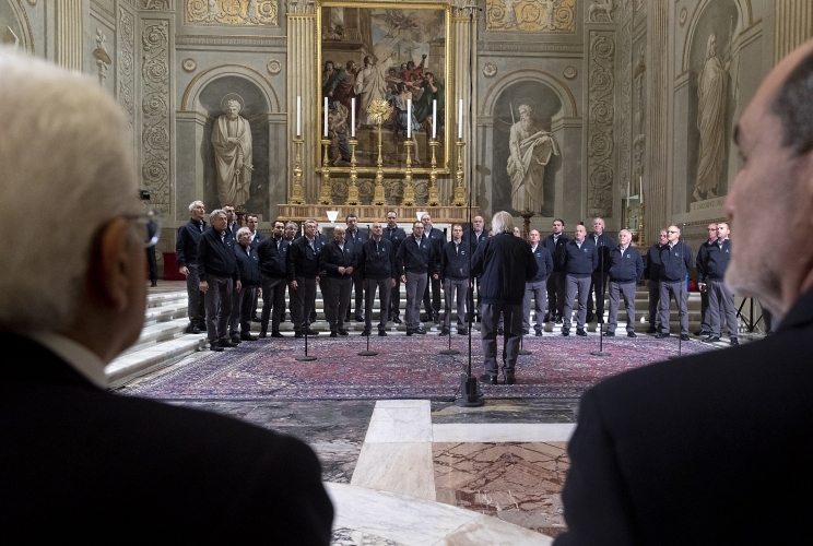 Il Presidente della Repubblica Sergio Mattarella assiste alle prove del concerto del Coro I Crodaioli diretto da Bepi De Marzi 