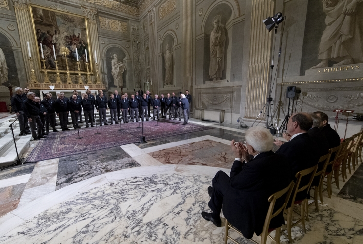 Il Presidente della Repubblica Sergio Mattarella assiste alle prove del concerto del Coro I Crodaioli diretto da Bepi De Marzi 