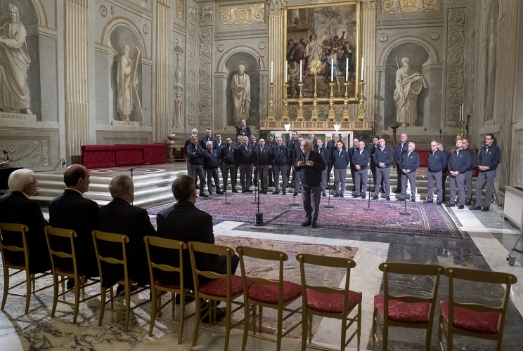 Il Presidente della Repubblica Sergio Mattarella assiste alle prove del concerto del Coro I Crodaioli diretto da Bepi De Marzi 