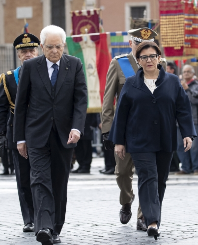 Il Presidente Sergio Mattarella e il Ministro della Difesa Elisabetta Trenta in occasione della deposizione di una corona d’alloro sulla Tomba del Milite Ignoto, nella ricorrenza del Giorno dell’Unità Nazionale e Giornata delle Forze Armate