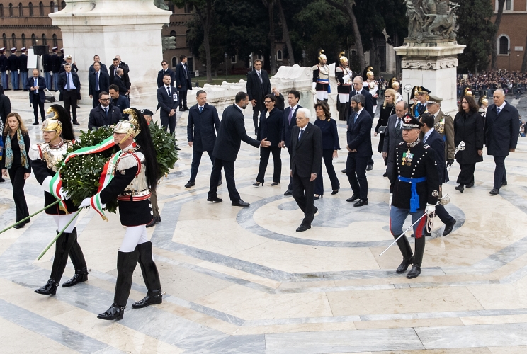 Il Presidente Sergio Mattarella in occasione della deposizione di una corona d’alloro sulla Tomba del Milite Ignoto, nella ricorrenza del Giorno dell’Unità Nazionale e Giornata delle Forze Armate