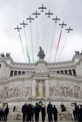 Il Presidente Sergio Mattarella in occasione della deposizione di una corona d’alloro sulla Tomba del Milite Ignoto, nella ricorrenza del Giorno dell’Unità Nazionale e Giornata delle Forze Armate