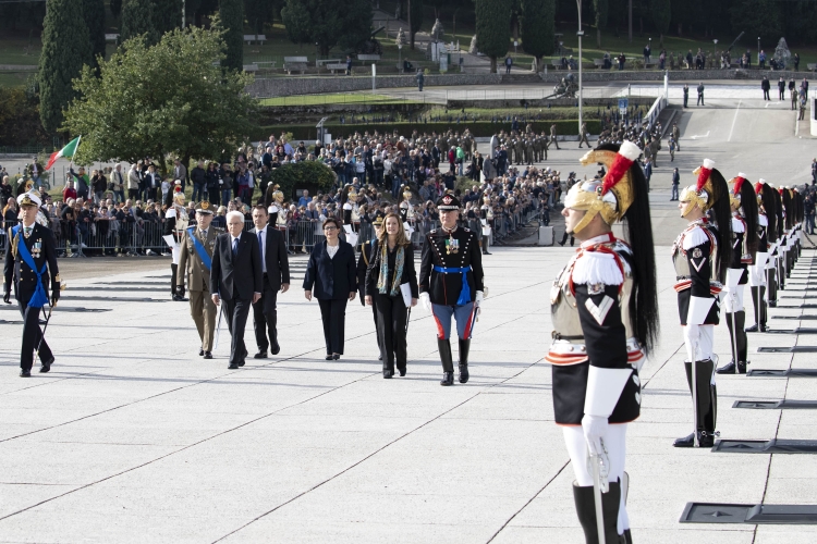Il Presidente Sergio Mattarella con il Ministro della Difesa Elisabetta Trenta  al Sacrario di Redipuglia in occasione del Giorno dell'Unità nazionale e Giornata delle Forze Armate 