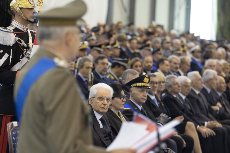 Il Presidente Sergio Mattarella in occasione della cerimonia di avvicendamento del  Capo di Stato Maggiore della Difesa 