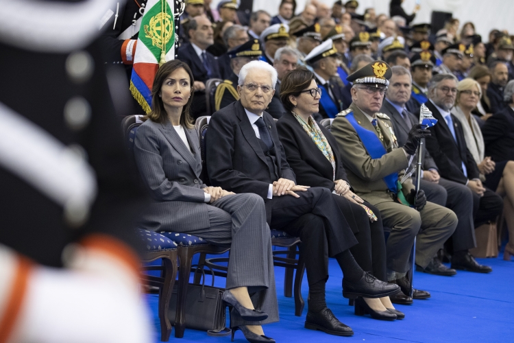 Il Presidente Sergio Mattarella durante la cerimonia di avvicendamento del Capo di Stato Maggiore della Difesa

