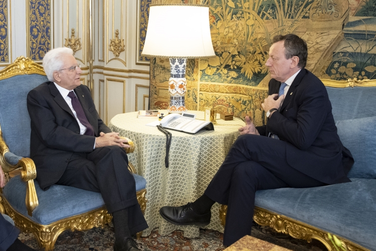 Il Presidente Sergio Mattarella durante l'incontro con il Prof. Roberto BATTISTON.
