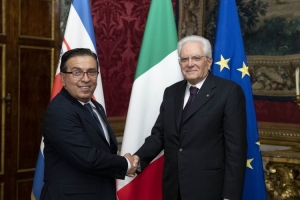 Il Presidente Sergio Mattarella con S.E. il Signor Ronald FLORES VEGA,nuovo Ambasciatore della Repubblica di Costa Rica,in occasione della presentazione delle Lettere Credenziali.
