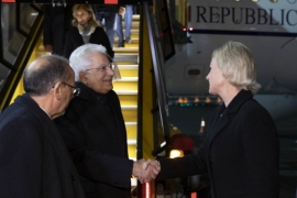 Il Presidente della Repubblica Sergio Mattarella e la Sig.ra Laura,all’Aeroporto di Stoccolma – Arlanda,