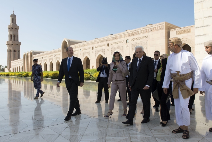 Il Presidente Sergio Mattarella al termine della visita alla Moschea Sultan Qaboos