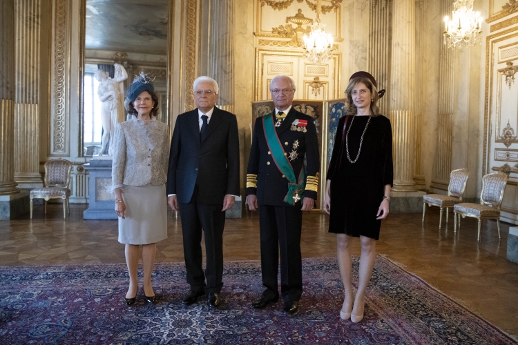 Il Presidente della Repubblica Sergio Mattarella con la Sig.ra Laura e le Loro Maestà, il Re Carlo XVI Gustavo e la Regina Silvia, in occasione della visita di Stato nel Regno di Svezia