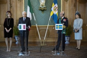 Il Presidente della Repubblica Sergio Mattarella con il Re Carlo XVI Gustavo nel corso delle dichiarazioni alla stampa,in occasione della visita di Stato in Svezia.   
