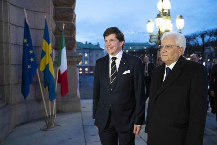 Il Presidente della Repubblica Sergio Mattarella, nella sede del Parlamento svedese, accolto dal Presidente Andreas Norlén, in occasione della visita di Stato in Svezia   
