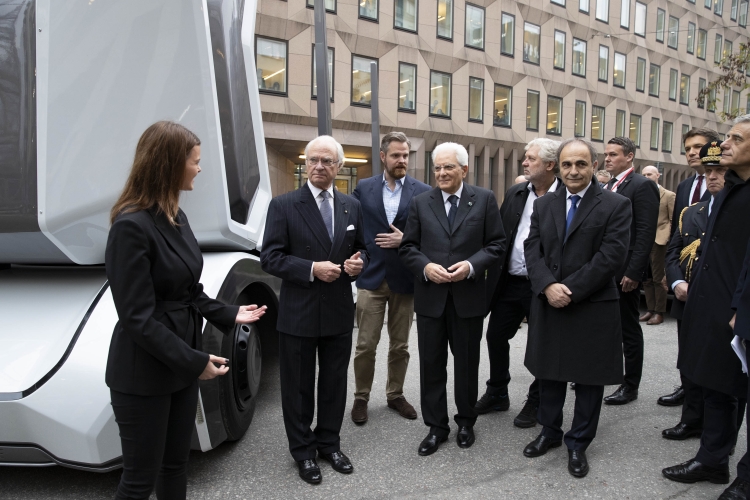 Il Presidente della Repubblica Sergio Mattarella con il Re Carlo XVI Gustavo in occasione della  visita l’Epicenter 