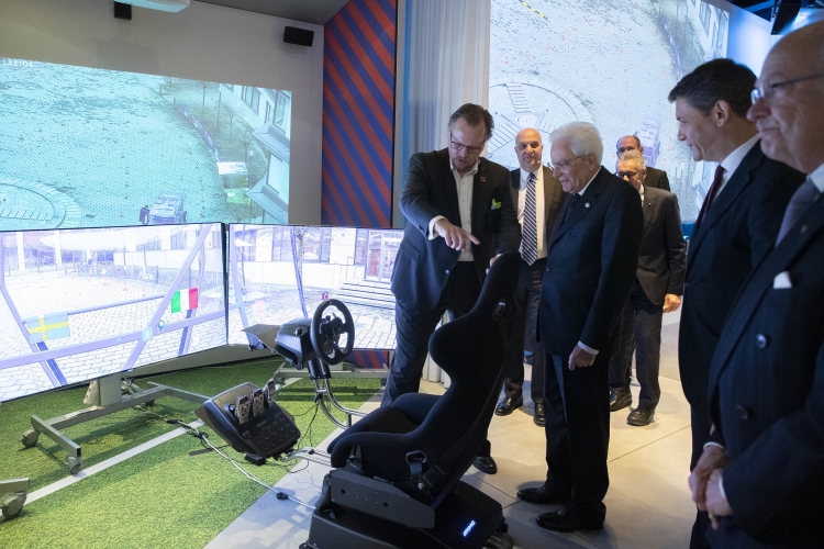 Il Presidente della Repubblica Sergio Mattarella in occasione della visita all’Ericsson Studio. 
