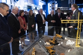 Il Presidente della Repubblica Sergio Mattarella con la Sig.ra Laura e le Loro Maestà, il Re Carlo XVI Gustavo e la Regina Silvia, all’Ericsson Studio.   

