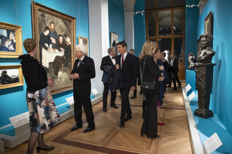 Il Presidente della Repubblica Sergio Mattarella con la Sig.ra Laura e le Loro Maestà, il Re Carlo XVI Gustavo e la Regina Silvia visitano il Museo Nazionale.   
