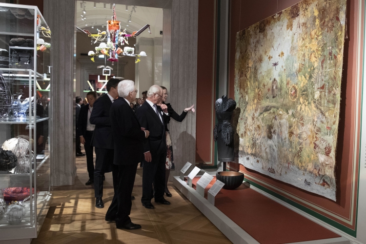 Il Presidente della Repubblica Sergio Mattarella con il Re Carlo XVI Gustavo visitano il Museo Nazionale.   
