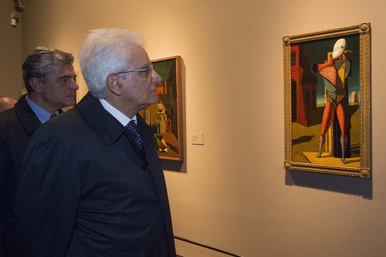 Il Presidente Sergio Mattarella nel corso della visita alla Mostra "De Chirico a Ferrara. Metafisiche e Avanguardie" 