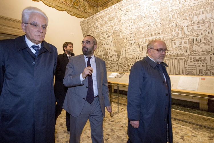 Il Presidente Sergio Mattarella nel corso della visita al Castello Estense