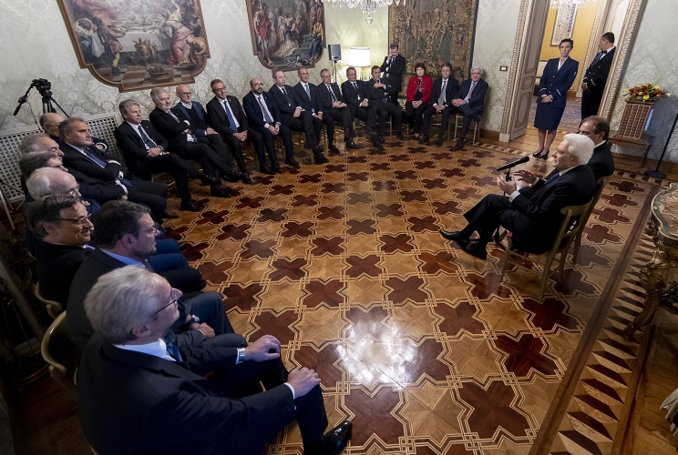Il Presidente Sergio Mattarella nel corso dell'incontro con Filippo Anelli, Presidente della FNOMCeO - Federazione Nazionale degli Ordini dei Medici Chirughi e degli Odontoiatri, unitamente a una delegazione, in occasione del 40° anniversario dell’istituzione del Servizio Sanitario Nazionale 
