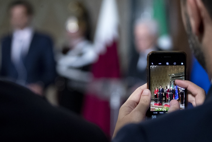 Il Presidente Sergio Mattarella con l'Emiro dello Stato del Qatar, lo Sceicco Tamin Bin Hamad Al Thani,durante le dichiarazioni alla stampa,in occasione della visita di Stato.