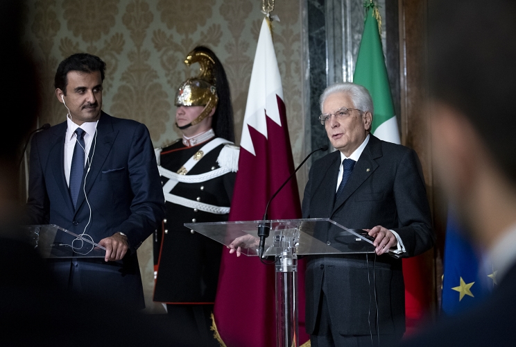 Il Presidente Sergio Mattarella con l'Emiro dello Stato del Qatar, lo Sceicco Tamin Bin Hamad Al Thani,durante le dichiarazioni alla stampa,in occasione della visita di Stato.