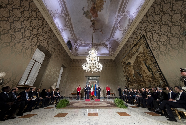 Il Presidente Sergio Mattarella con l'Emiro dello Stato del Qatar, lo Sceicco Tamin Bin Hamad Al Thani,durante le dichiarazioni alla stampa,in occasione della visita di Stato.