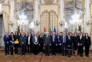 Il Presidente Sergio Mattarella e il Presidente della Corte dei Conti Angelo Buscema con i Magistrati di nuova nomina della Corte dei Conti